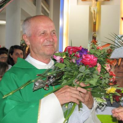 19 iulie: Huşi "Sfântul Anton de Padova": Liturghia de mulţumire a părintelui Ieronim Budulai pentru 50 ani de preoţie