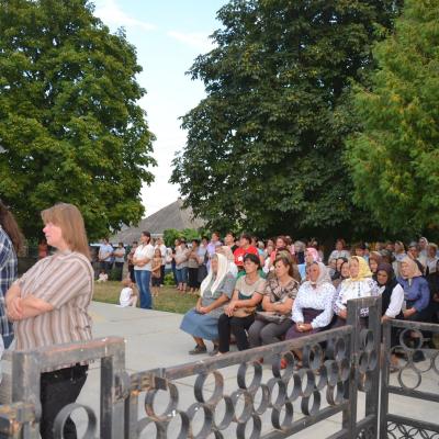 27 iulie - 2 august: Galbeni: Săptămâna familiei