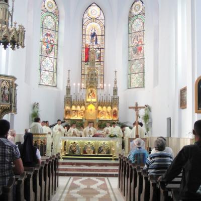 28 iulie: Cacica: Liturghie de mulţumire a preoţilor nou-sfinţiţi