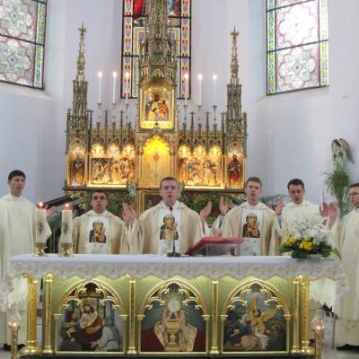 28 iulie: Cacica: Liturghie de mulţumire a preoţilor nou-sfinţiţi