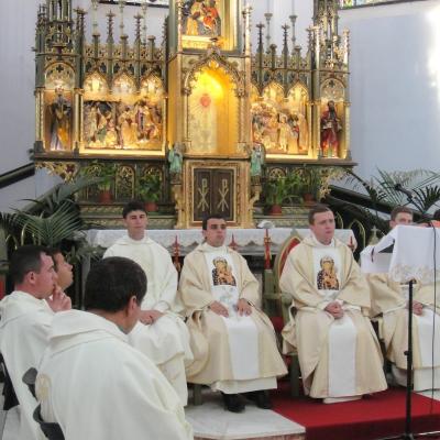 28 iulie: Cacica: Liturghie de mulţumire a preoţilor nou-sfinţiţi
