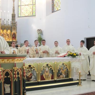 28 iulie: Cacica: Liturghie de mulţumire a preoţilor nou-sfinţiţi