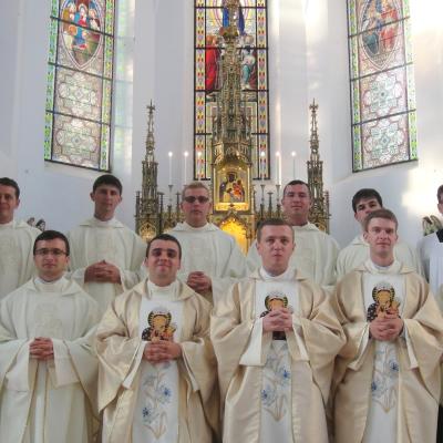 28 iulie: Cacica: Liturghie de mulţumire a preoţilor nou-sfinţiţi