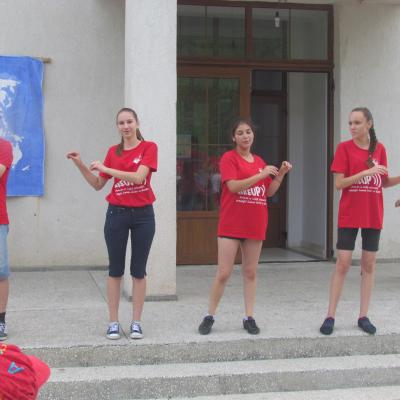29 iulie - 2 august: Sprânceana: Campus "Treziţi lumea"