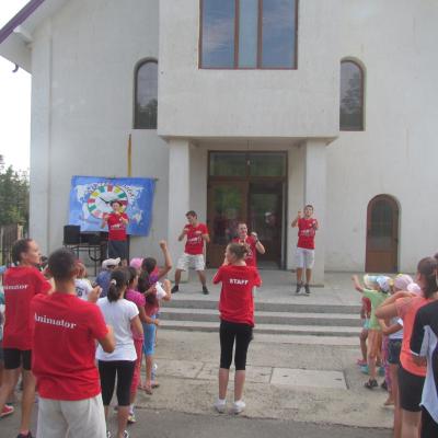 29 iulie - 2 august: Sprânceana: Campus "Treziţi lumea"