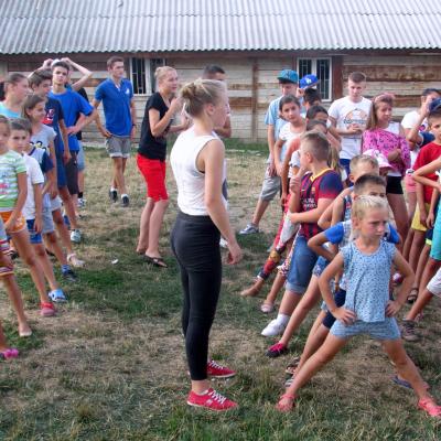 29 iulie - 2 august: Sprânceana: Campus "Treziţi lumea"