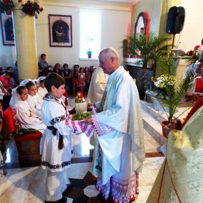 1 august: Ciugheş: Liturghia de mulţumire a părintelui Ieronim Budulai pentru 50 ani de Preoţie