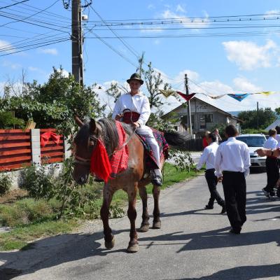 1 august: Valea Mică: Administrarea sacramentului sfântului Mir