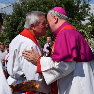 1 august: Valea Mică: Administrarea sacramentului sfântului Mir