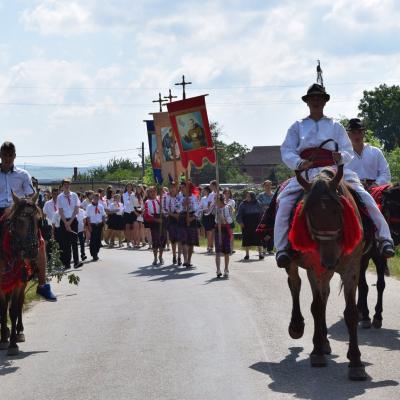 1 august: Valea Mică: Administrarea sacramentului sfântului Mir