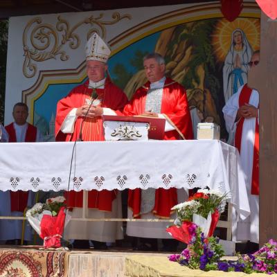 1 august: Valea Mică: Administrarea sacramentului sfântului Mir