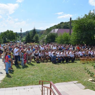 1 august: Valea Mică: Administrarea sacramentului sfântului Mir