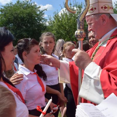 1 august: Valea Mică: Administrarea sacramentului sfântului Mir