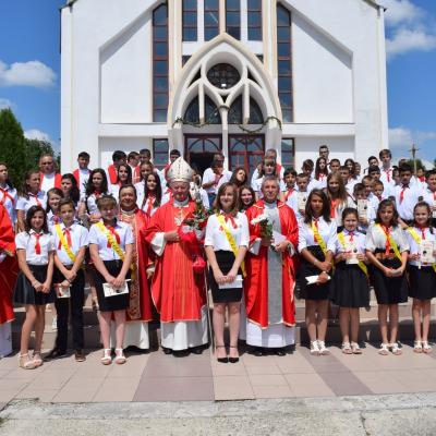 1 august: Valea Mică: Administrarea sacramentului sfântului Mir