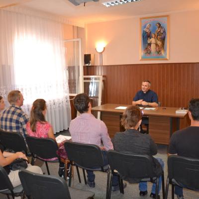 1 august: Iaşi: Ultima etapă a cursurilor pentru logodnici