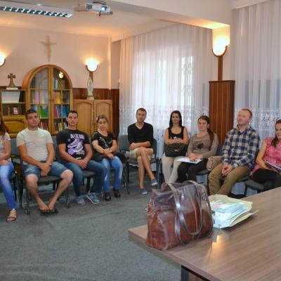 1 august: Iaşi: Ultima etapă a cursurilor pentru logodnici