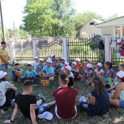 3-9 august: Buruieneşti: Campus "Prietenia în culori"