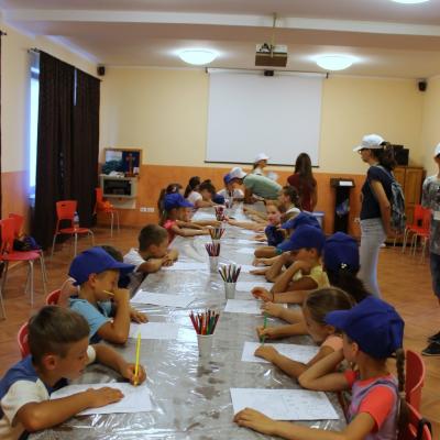 3-9 august: Buruieneşti: Campus "Prietenia în culori"