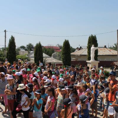 3-9 august: Buruieneşti: Campus "Prietenia în culori"