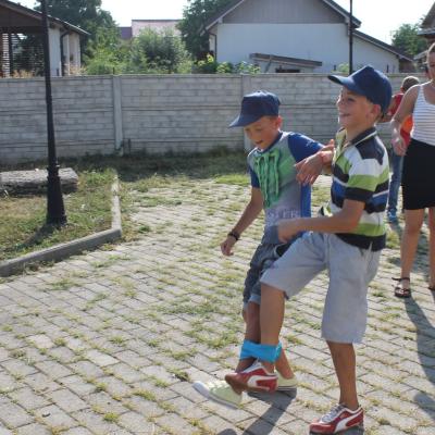 3-9 august: Buruieneşti: Campus "Prietenia în culori"