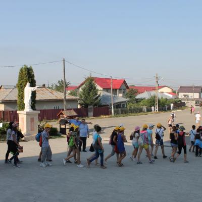 3-9 august: Buruieneşti: Campus "Prietenia în culori"