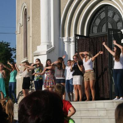 3-9 august: Buruieneşti: Campus "Prietenia în culori"