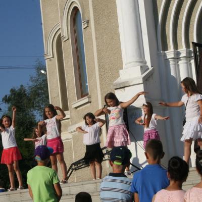 3-9 august: Buruieneşti: Campus "Prietenia în culori"