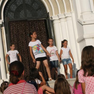 3-9 august: Buruieneşti: Campus "Prietenia în culori"