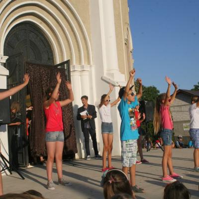 3-9 august: Buruieneşti: Campus "Prietenia în culori"