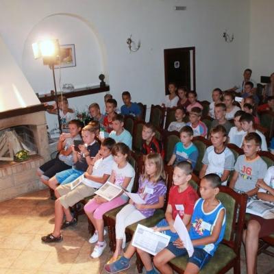 3 august: Moineşti: Tabără de Vară în cadrul Proiectului "Clubul Social al Tinerilor Băcăuani"