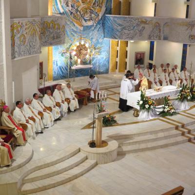 4 august: Iaşi: Liturghie celebrată de cardinalul Joachim Meisner