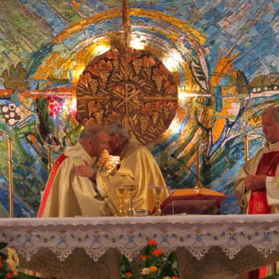 4 august: Iaşi: Liturghie celebrată de cardinalul Joachim Meisner