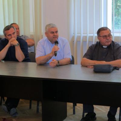 4 august: Iaşi: Vizita cardinalului Meisner la Seminarul mare