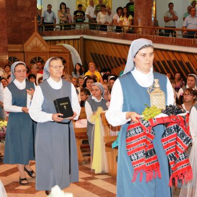 8-9 august: Bacău: Bucuria surorilor oblate asumpţioniste de a trăi un dublu jubileu