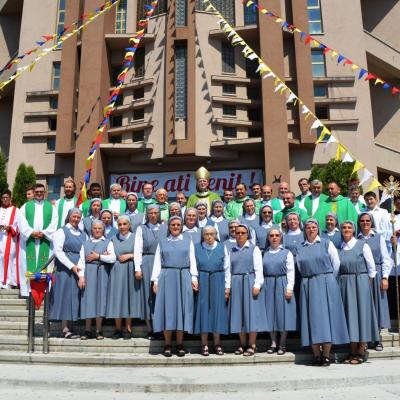 8-9 august: Bacău: Bucuria surorilor oblate asumpţioniste de a trăi un dublu jubileu