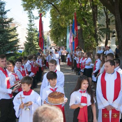 9 august: Suceava: Conferirea sfântului Mir şi vizita cardinalului Ioachim Meisner