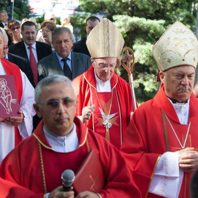 9 august: Suceava: Conferirea sfântului Mir şi vizita cardinalului Ioachim Meisner