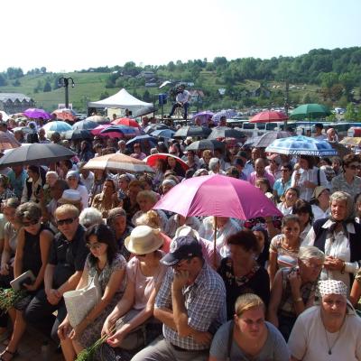 15 august: Pelerinajul de la Cacica 2015