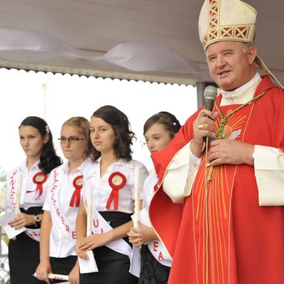 17 august: Luncaşi: Administrarea Mirului
