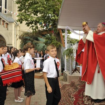 17 august: Luncaşi: Administrarea Mirului