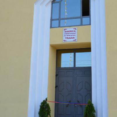 22 august: Traian (NT): Sfinţirea bisericii şi consacrarea altarului. Foto: Ovidiu Bişog