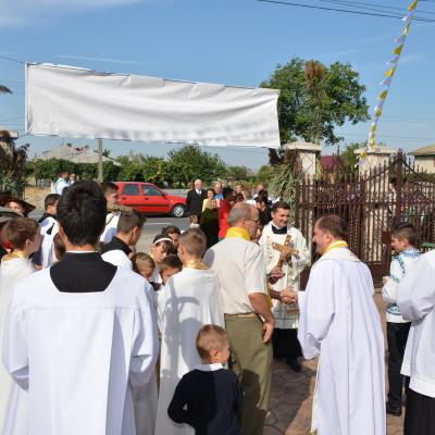 22 august: Traian (NT): Sfinţirea bisericii şi consacrarea altarului. Foto: Ovidiu Bişog