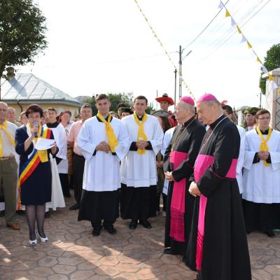 22 august: Traian (NT): Sfinţirea bisericii şi consacrarea altarului. Foto: Ovidiu Bişog