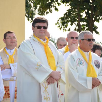 22 august: Traian (NT): Sfinţirea bisericii şi consacrarea altarului. Foto: Ovidiu Bişog