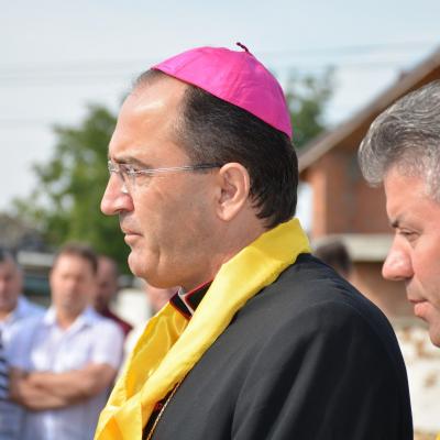22 august: Traian (NT): Sfinţirea bisericii şi consacrarea altarului. Foto: Ovidiu Bişog