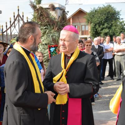 22 august: Traian (NT): Sfinţirea bisericii şi consacrarea altarului. Foto: Ovidiu Bişog