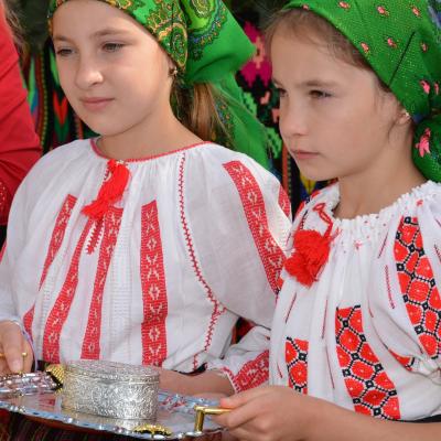 22 august: Traian (NT): Sfinţirea bisericii şi consacrarea altarului. Foto: Ovidiu Bişog
