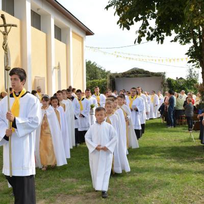 22 august: Traian (NT): Sfinţirea bisericii şi consacrarea altarului. Foto: Ovidiu Bişog