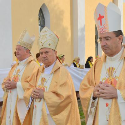 22 august: Traian (NT): Sfinţirea bisericii şi consacrarea altarului. Foto: Ovidiu Bişog