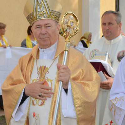 22 august: Traian (NT): Sfinţirea bisericii şi consacrarea altarului. Foto: Ovidiu Bişog